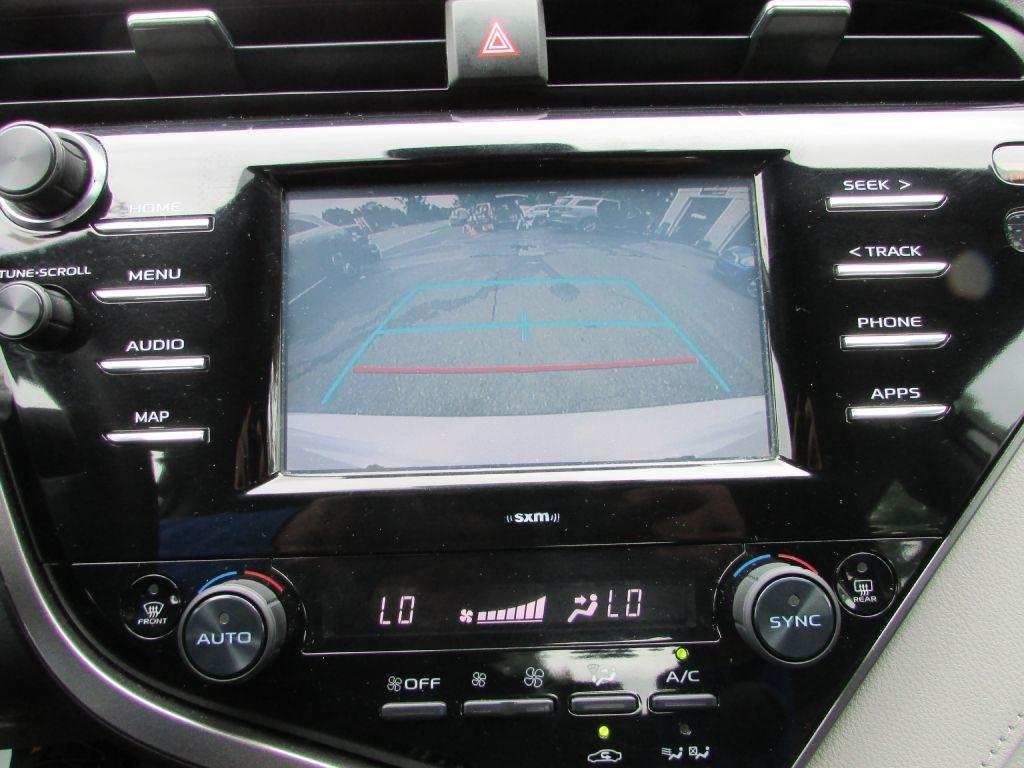 Toyota Camry Hybrid LE CVT (Natl) 2020