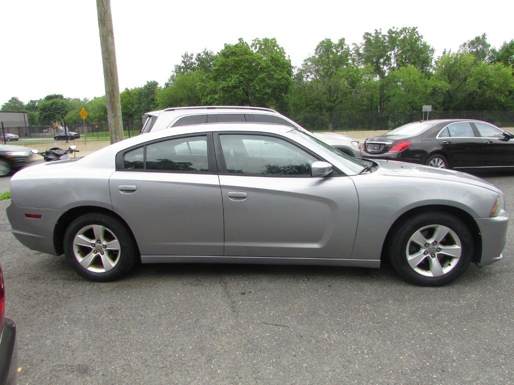 Dodge Charger 4dr Sdn SE RWD 2014
