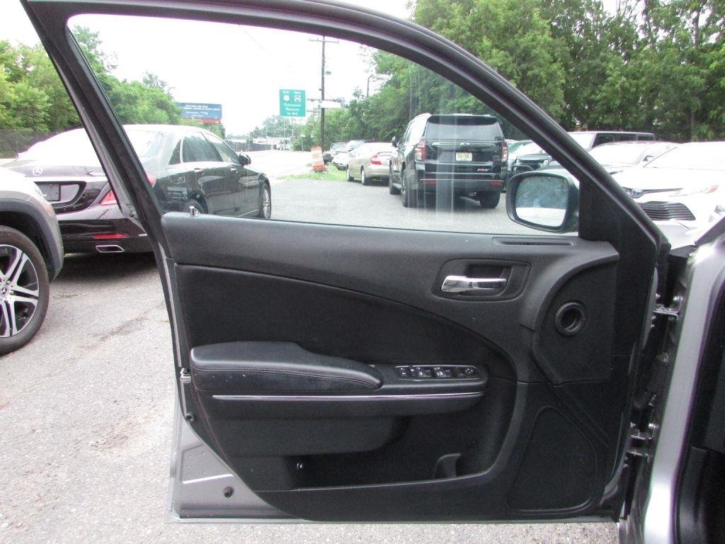 Dodge Charger 4dr Sdn SE RWD 2014