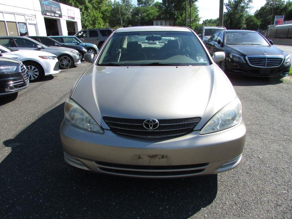 Toyota Camry 4dr Sdn XLE Auto (Natl) 2004