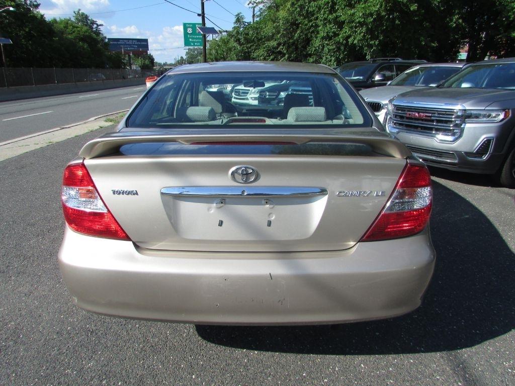 Toyota Camry 4dr Sdn XLE Auto (Natl) 2004