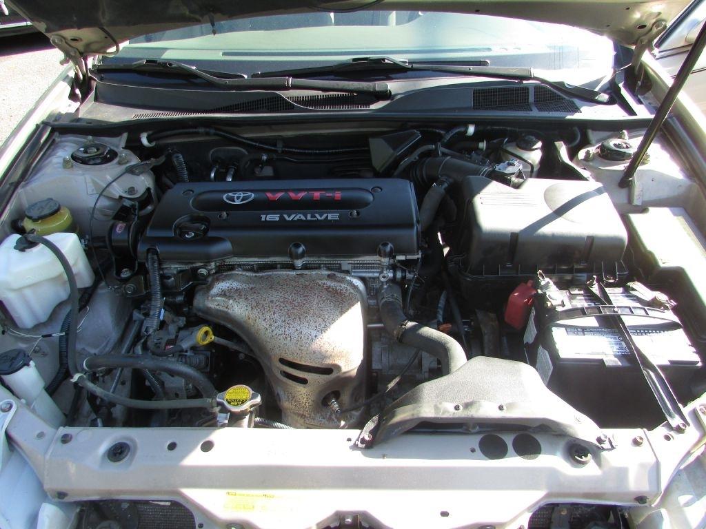 Toyota Camry 4dr Sdn XLE Auto (Natl) 2004