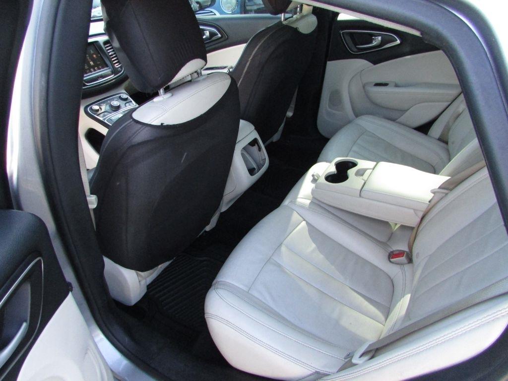 Chrysler 200 4dr Sdn Limited Platinum FWD 2016