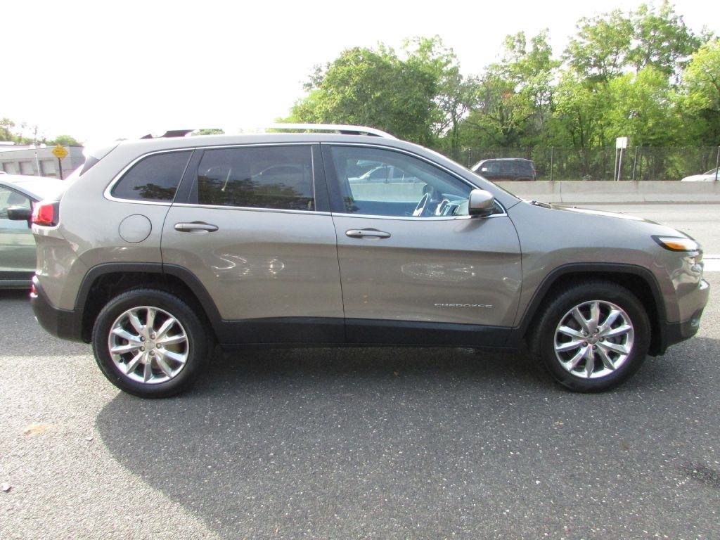 Jeep Cherokee 4WD 4dr Limited 2016