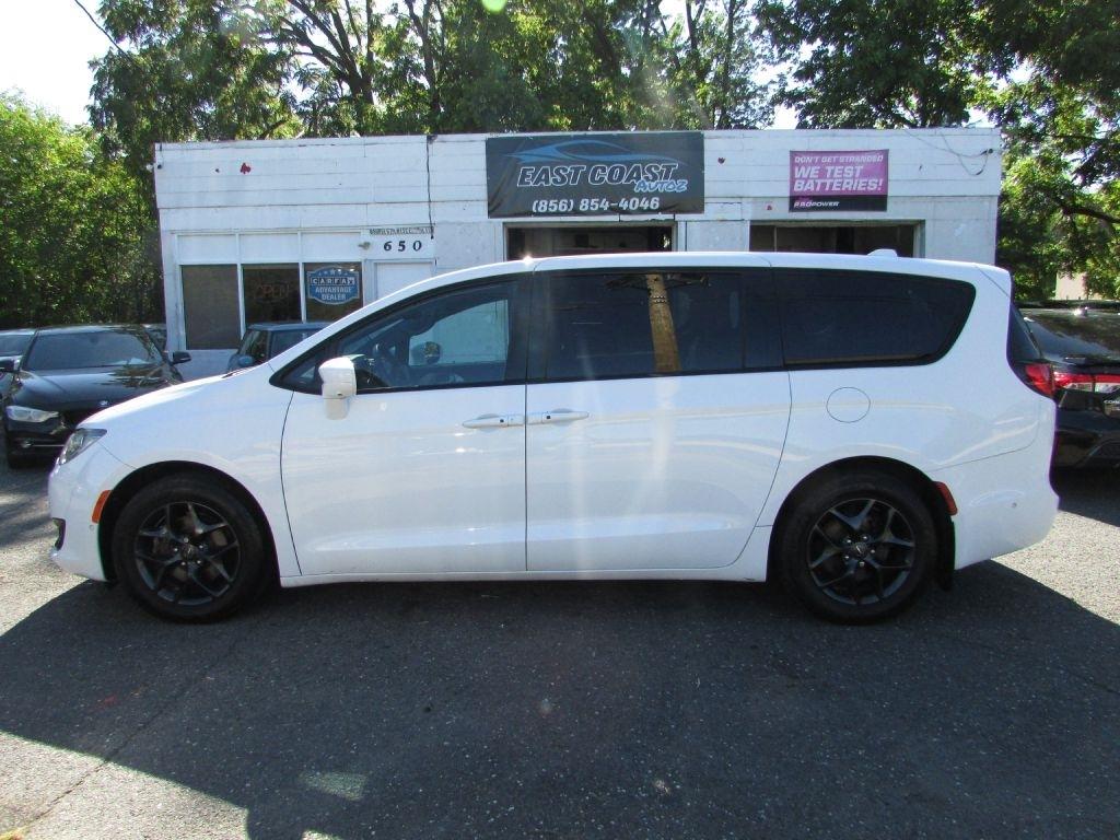 Chrysler Pacifica Touring FWD 2020