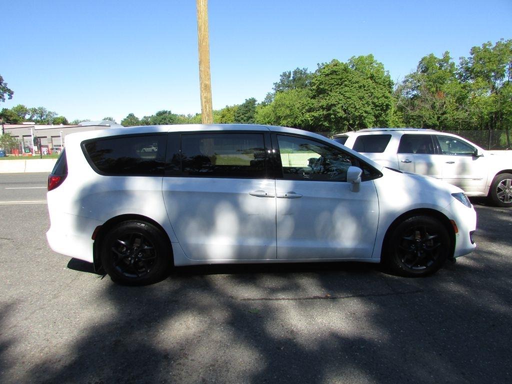 Chrysler Pacifica Touring FWD 2020