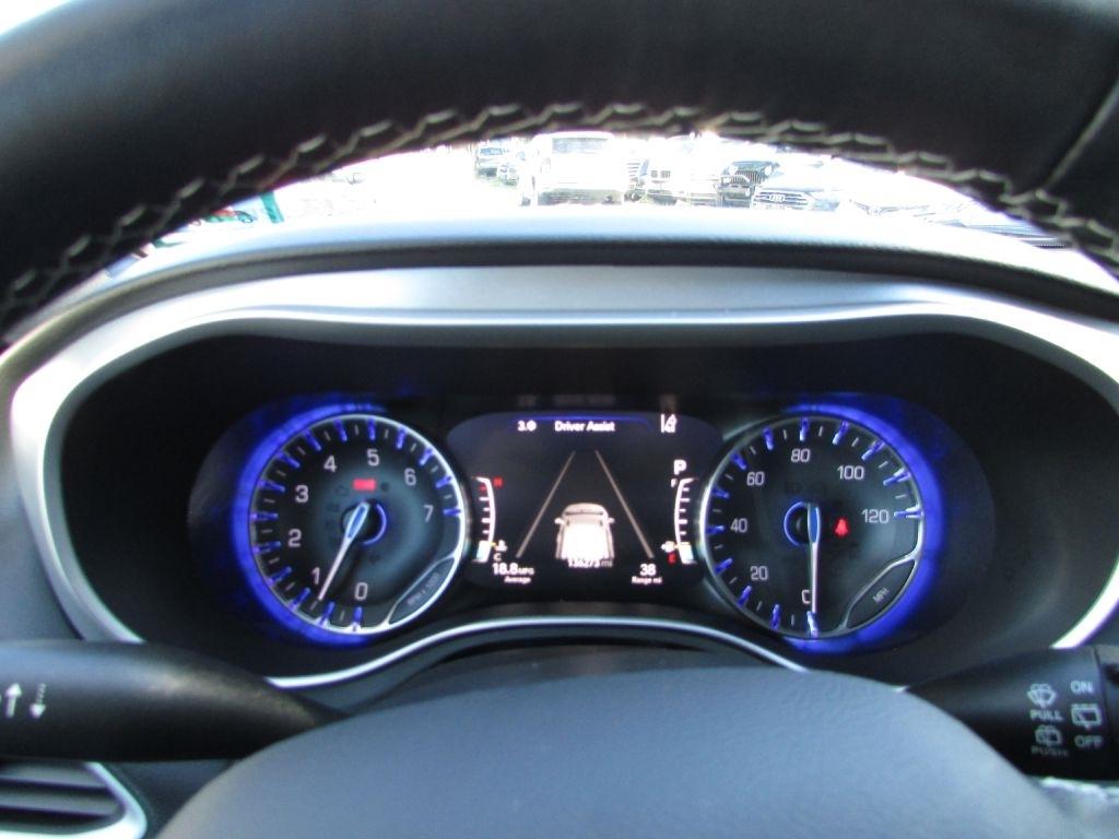 Chrysler Pacifica Touring FWD 2020