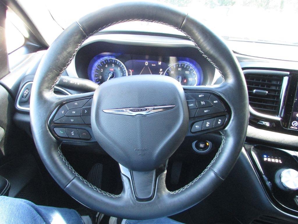 Chrysler Pacifica Touring FWD 2020