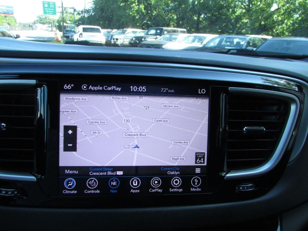Chrysler Pacifica Touring FWD 2020