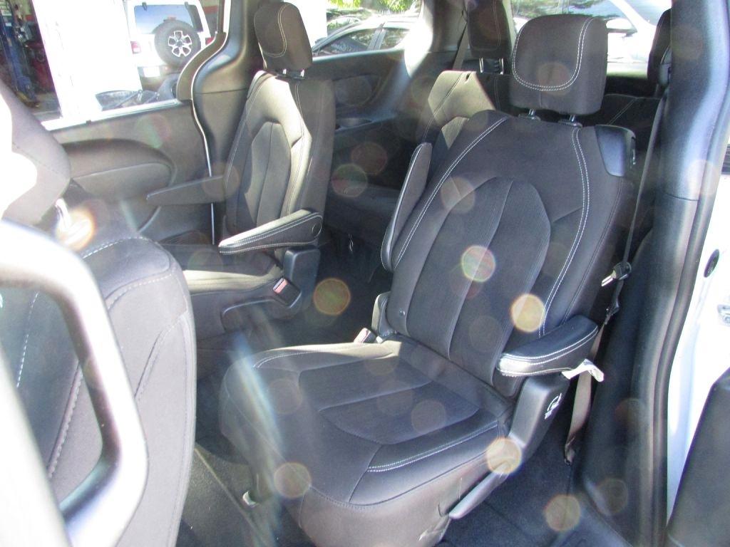 Chrysler Pacifica Touring FWD 2020