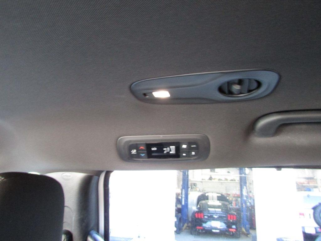 Chrysler Pacifica Touring FWD 2020