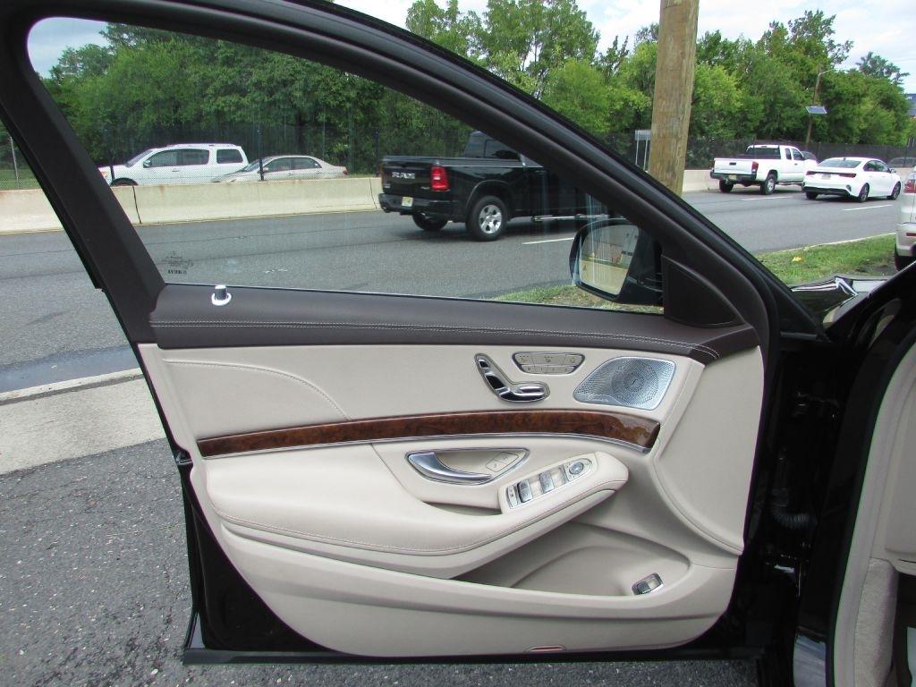 Mercedes-Benz S-Class 4dr Sdn S 550 4MATIC 2015