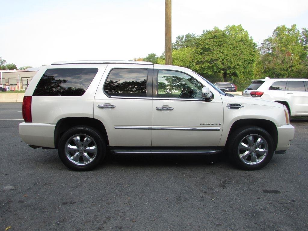 Cadillac Escalade AWD 4dr 2007