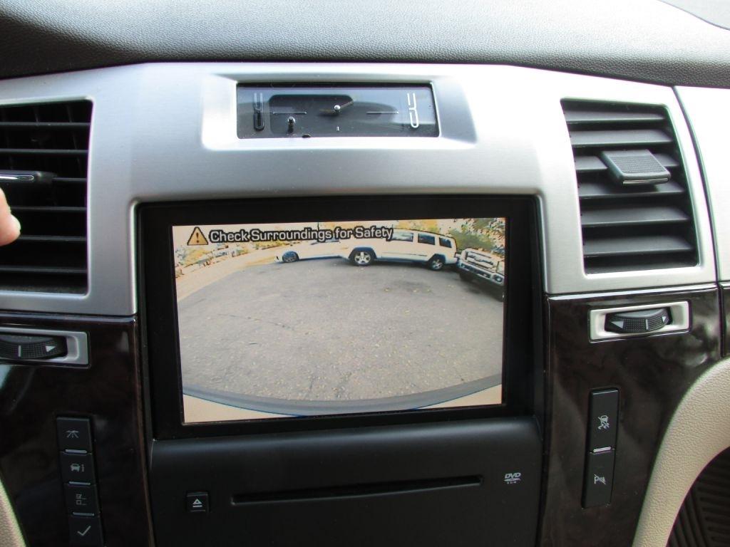 Cadillac Escalade AWD 4dr 2007