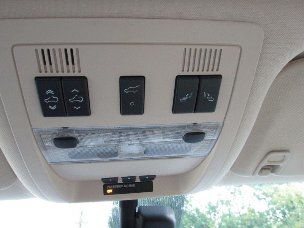 Cadillac Escalade AWD 4dr 2007
