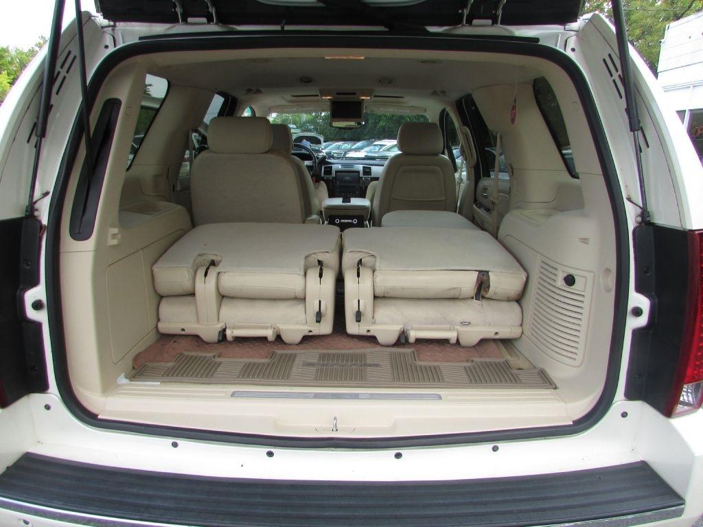 Cadillac Escalade AWD 4dr 2007