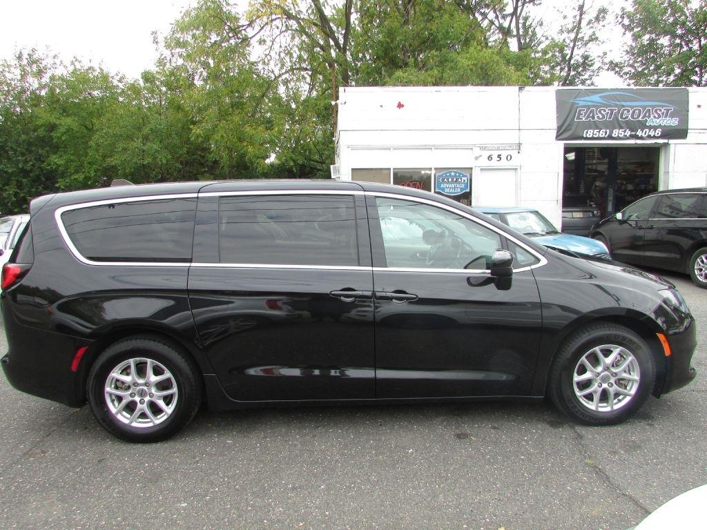 Chrysler Voyager LX FWD 2023