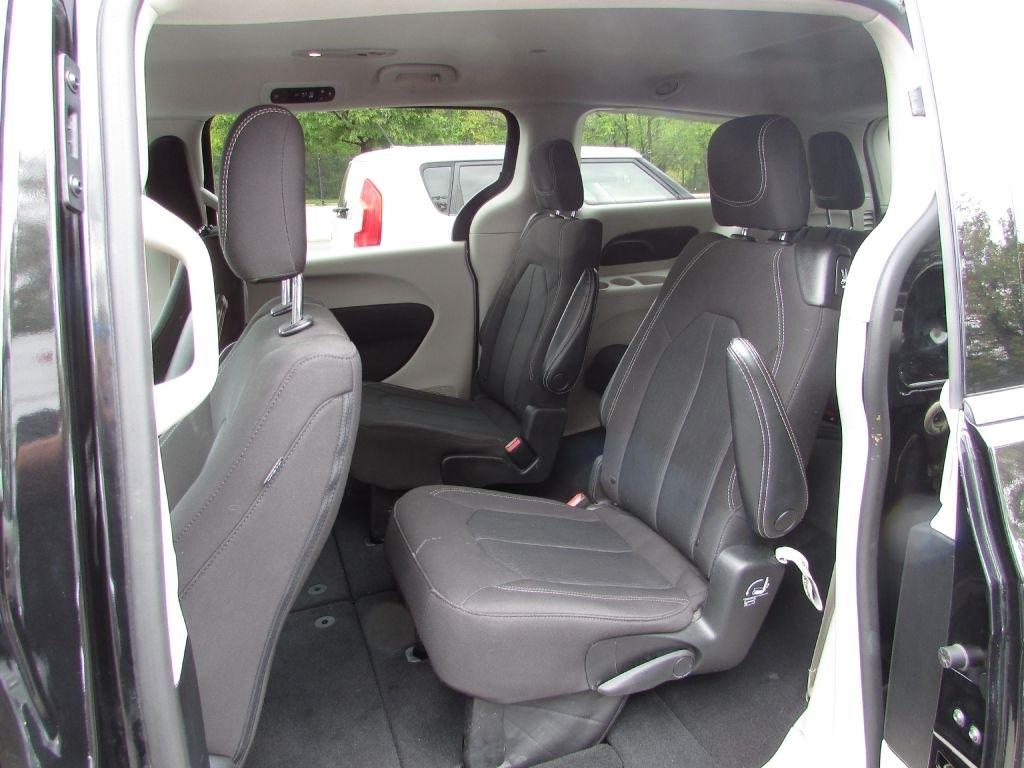 Chrysler Voyager LX FWD 2023