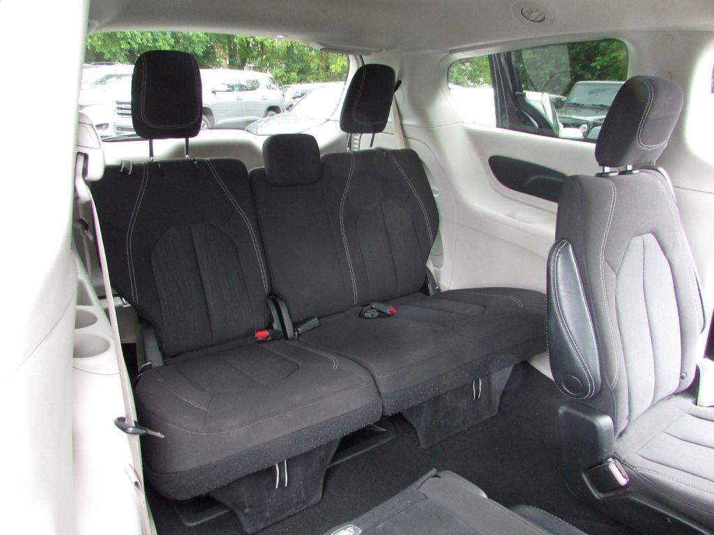 Chrysler Voyager LX FWD 2023