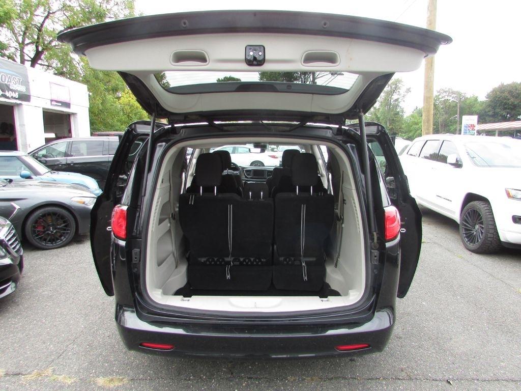 Chrysler Voyager LX FWD 2023
