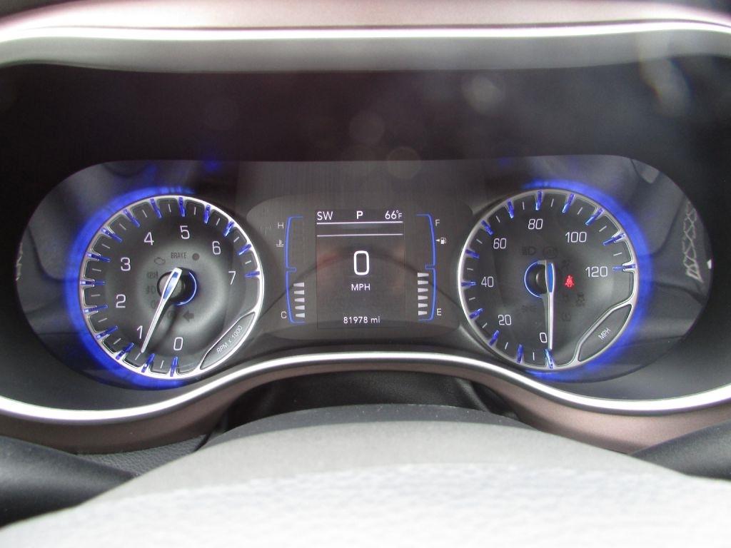 Chrysler Voyager LX FWD 2023