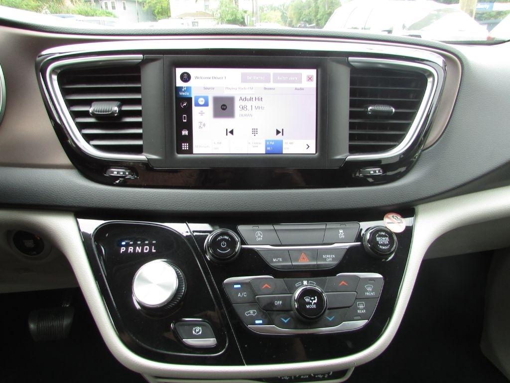 Chrysler Voyager LX FWD 2023