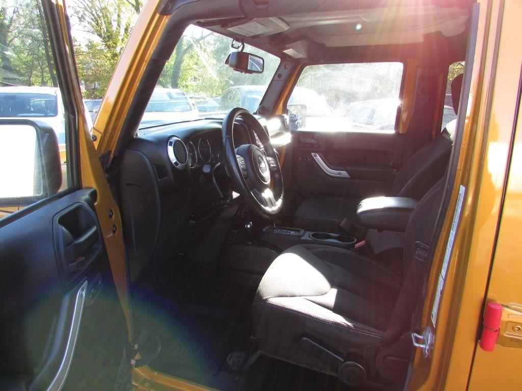 Jeep Wrangler Unlimited 4WD 4dr Sahara 2014