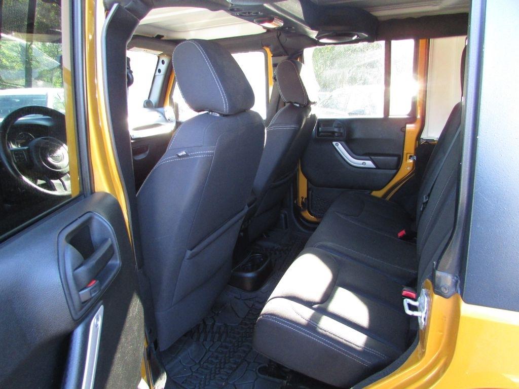 Jeep Wrangler Unlimited 4WD 4dr Sahara 2014
