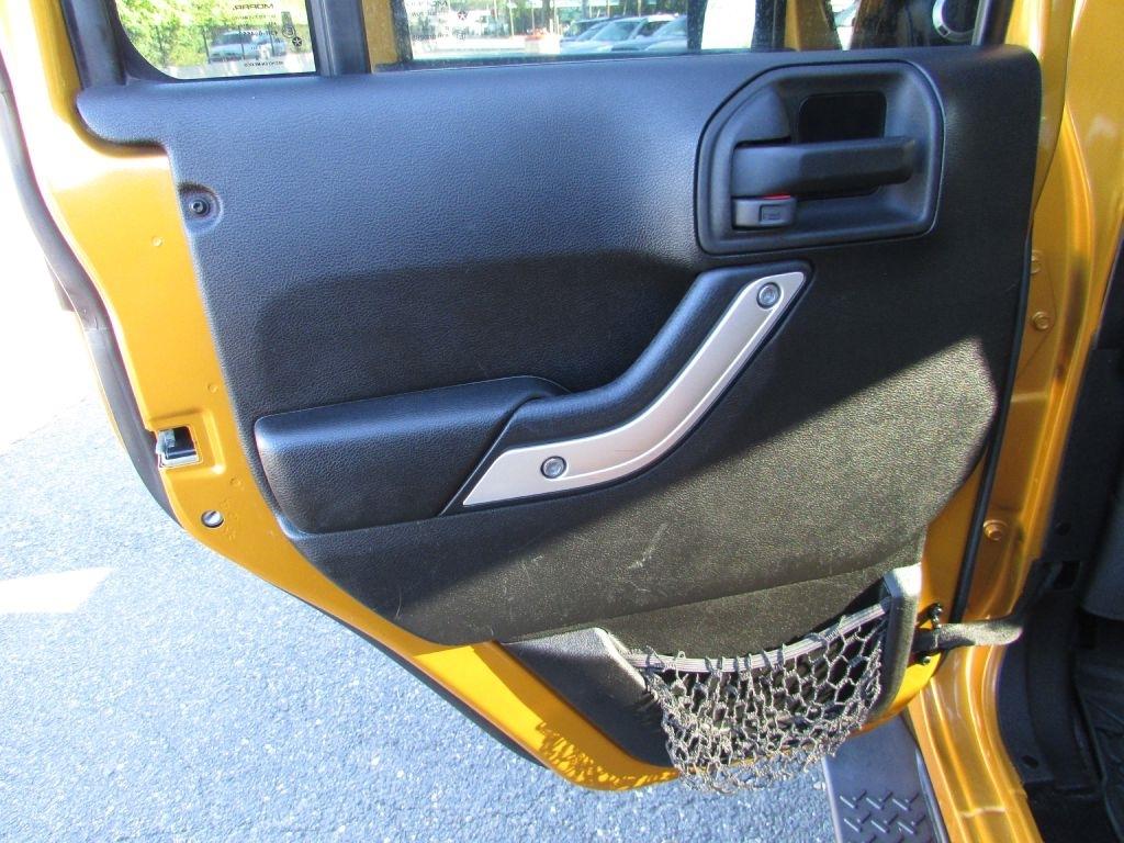 Jeep Wrangler Unlimited 4WD 4dr Sahara 2014