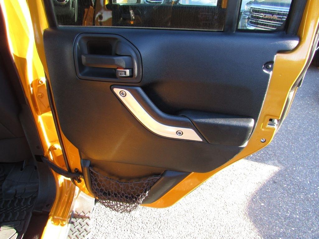 Jeep Wrangler Unlimited 4WD 4dr Sahara 2014