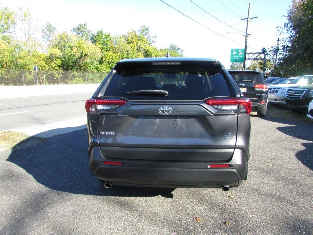 Toyota RAV4 LE AWD (Natl) 2022