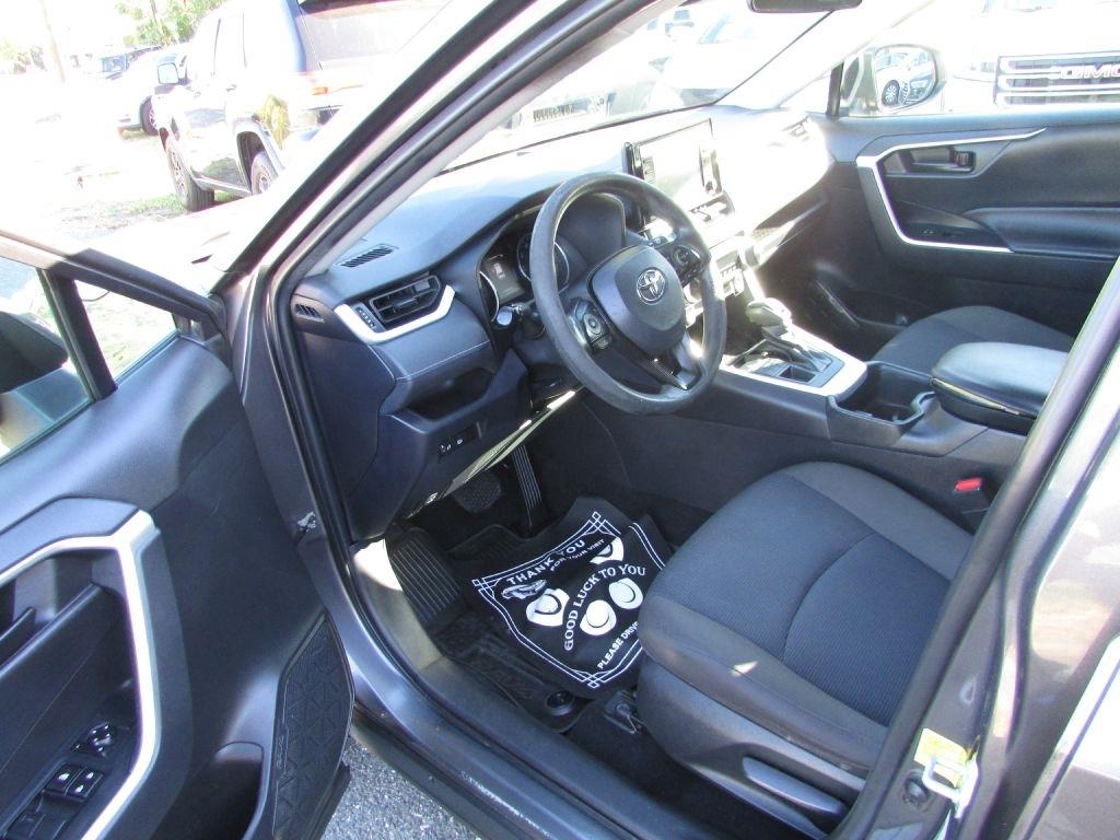 Toyota RAV4 LE AWD (Natl) 2022