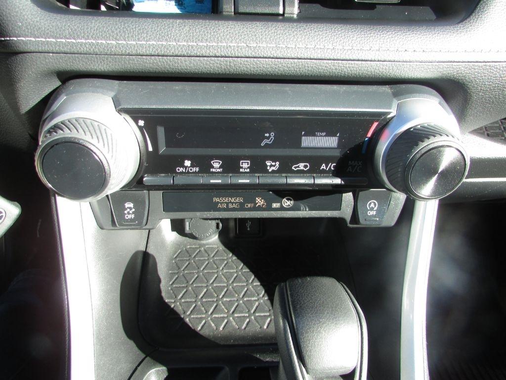 Toyota RAV4 LE AWD (Natl) 2022