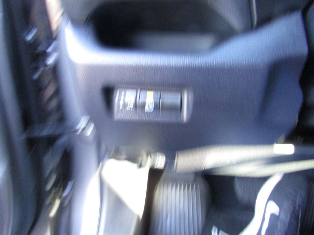 Toyota RAV4 LE AWD (Natl) 2022