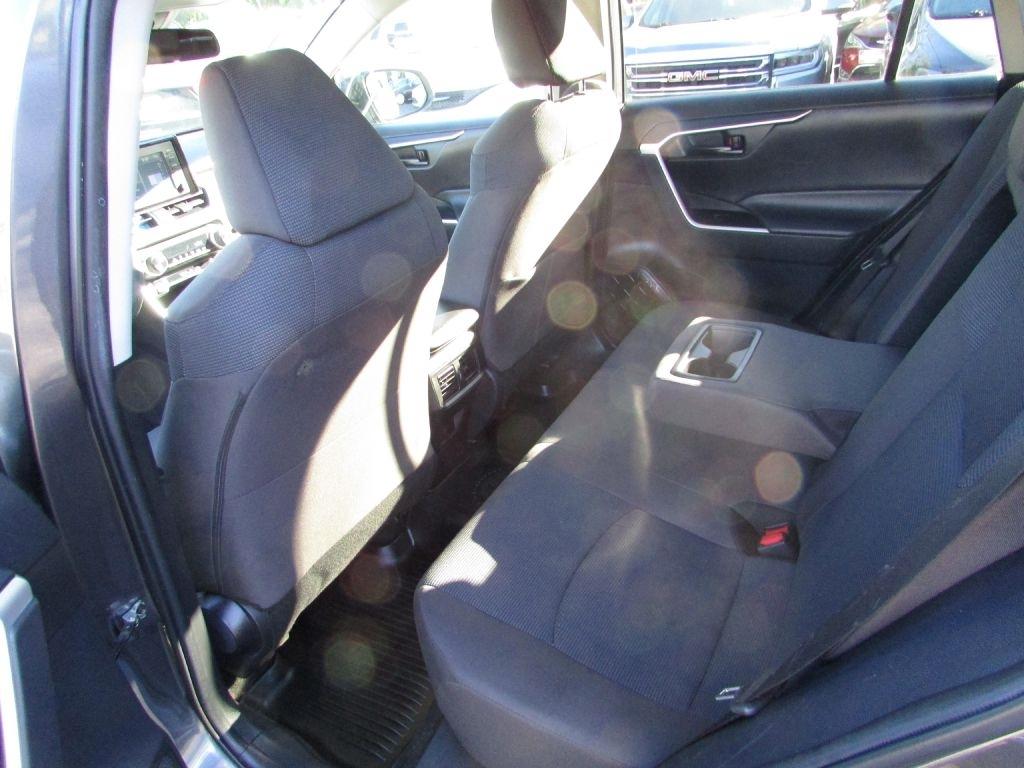 Toyota RAV4 LE AWD (Natl) 2022