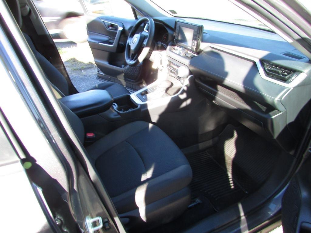 Toyota RAV4 LE AWD (Natl) 2022