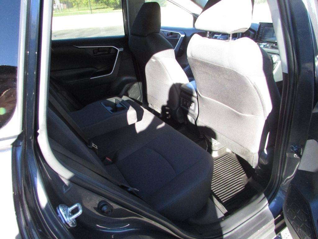 Toyota RAV4 LE AWD (Natl) 2022
