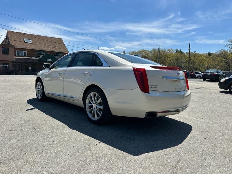 Cadillac XTS Luxury 2013