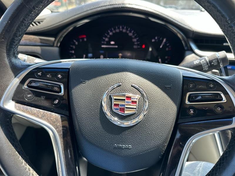 Cadillac XTS Luxury 2013