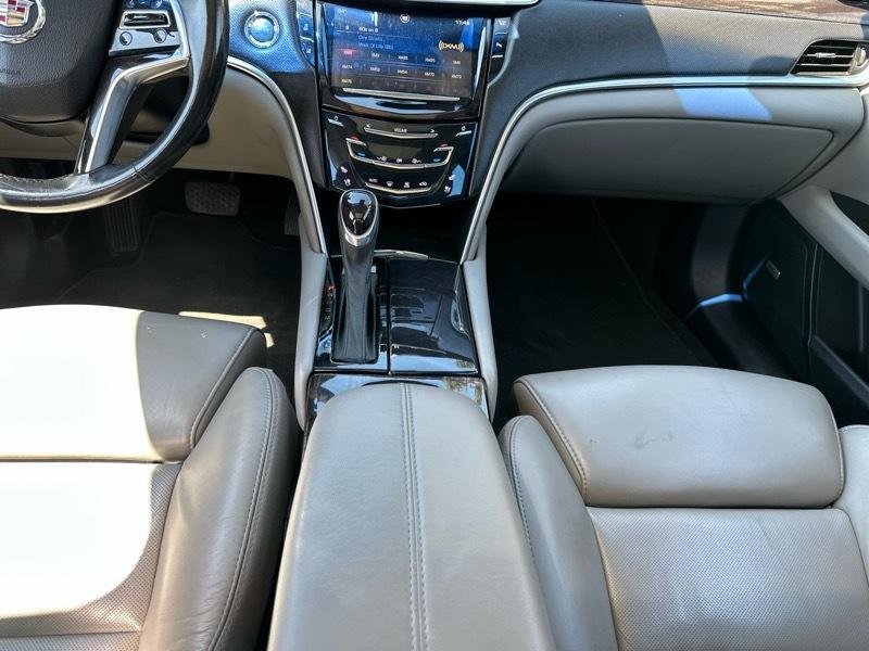 Cadillac XTS Luxury 2013