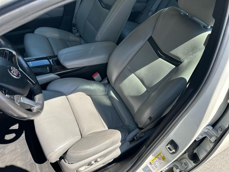 Cadillac XTS Luxury 2013