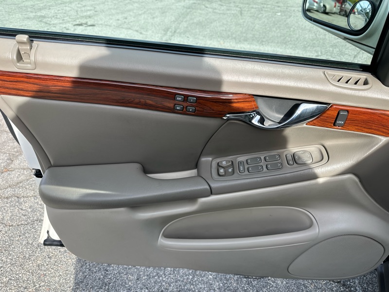 Cadillac DeVille Sedan 2002 Cadillac DeVille Sedan 2002