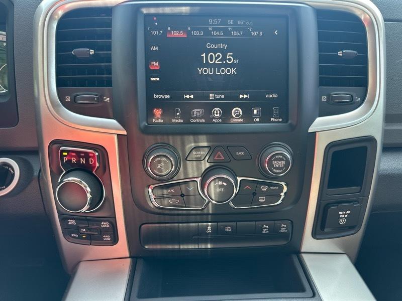 RAM 1500 Big Horn Quad Cab 4WD 2016