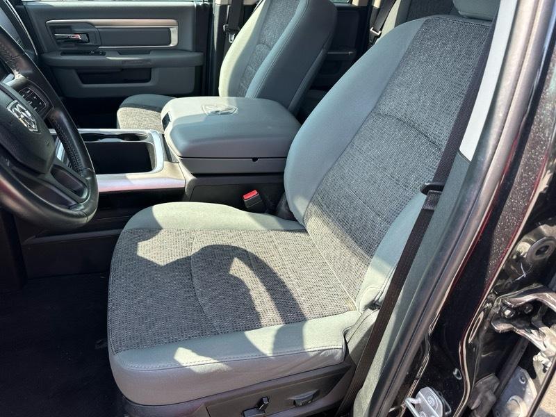 RAM 1500 Big Horn Quad Cab 4WD 2016
