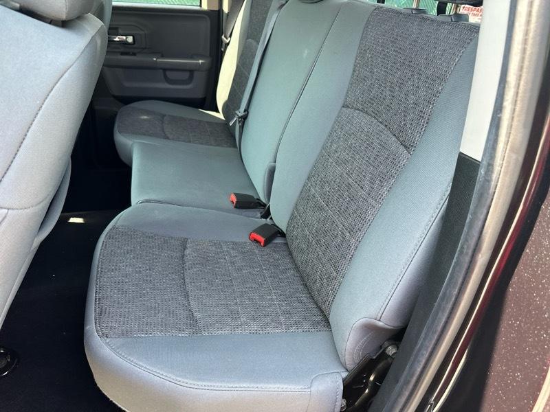 RAM 1500 Big Horn Quad Cab 4WD 2016
