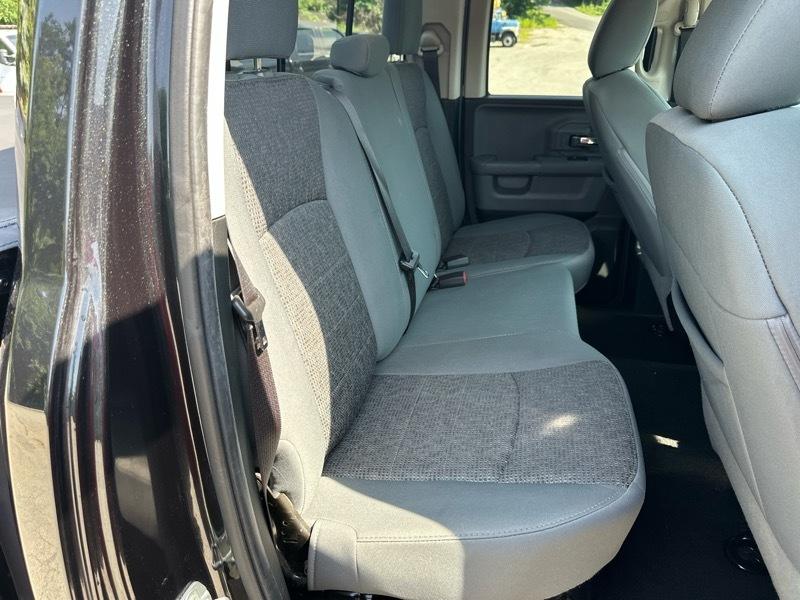RAM 1500 Big Horn Quad Cab 4WD 2016