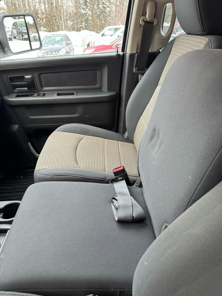 RAM 3500 ST Crew Cab SWB 4WD 2011