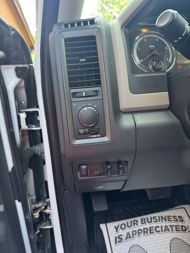 RAM 3500 ST Crew Cab SWB 4WD 2011