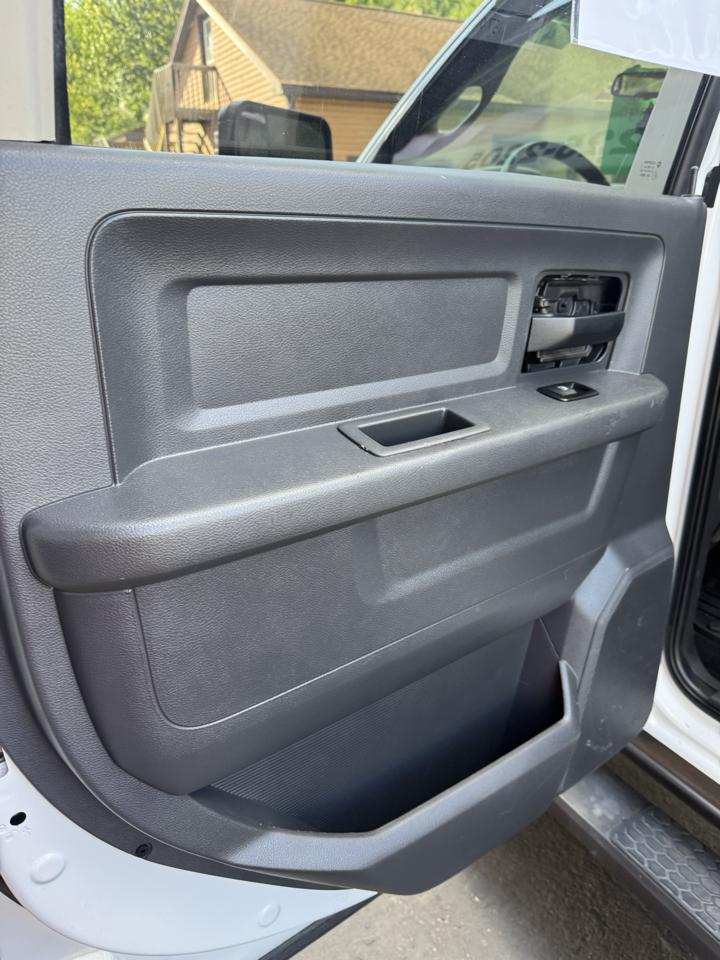 RAM 3500 ST Crew Cab SWB 4WD 2011