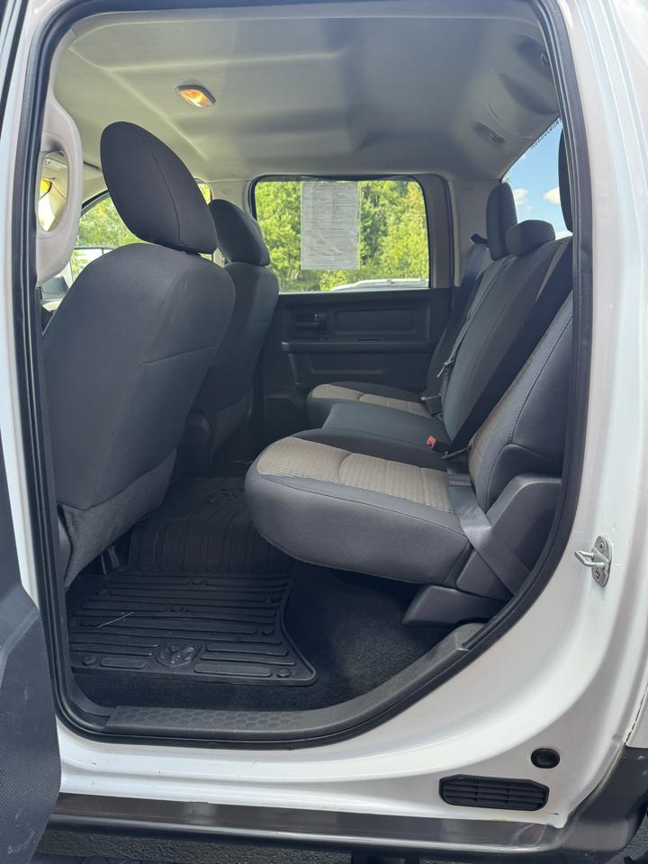 RAM 3500 ST Crew Cab SWB 4WD 2011